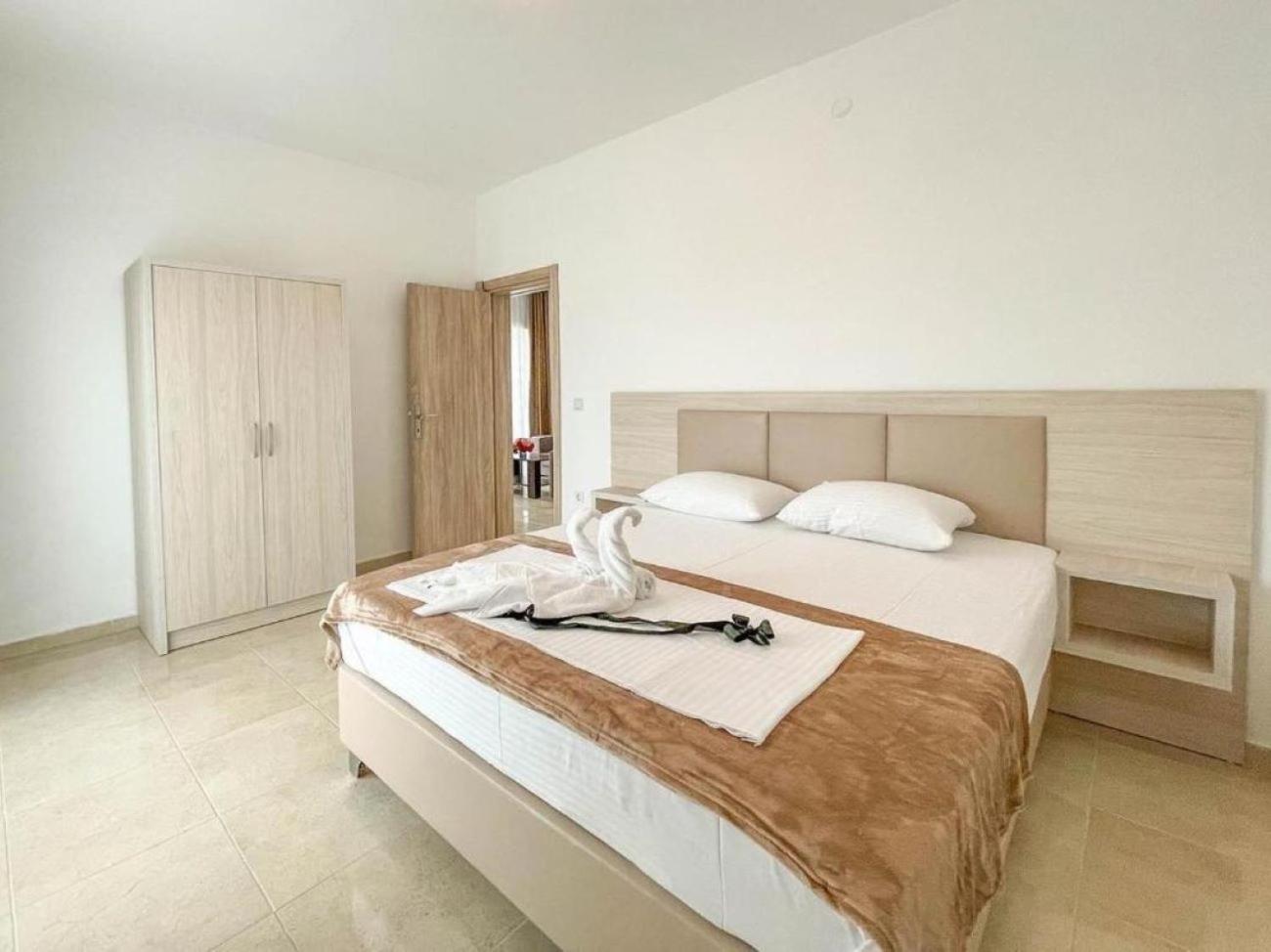 Imperial Hotel Ulcinj Exterior photo